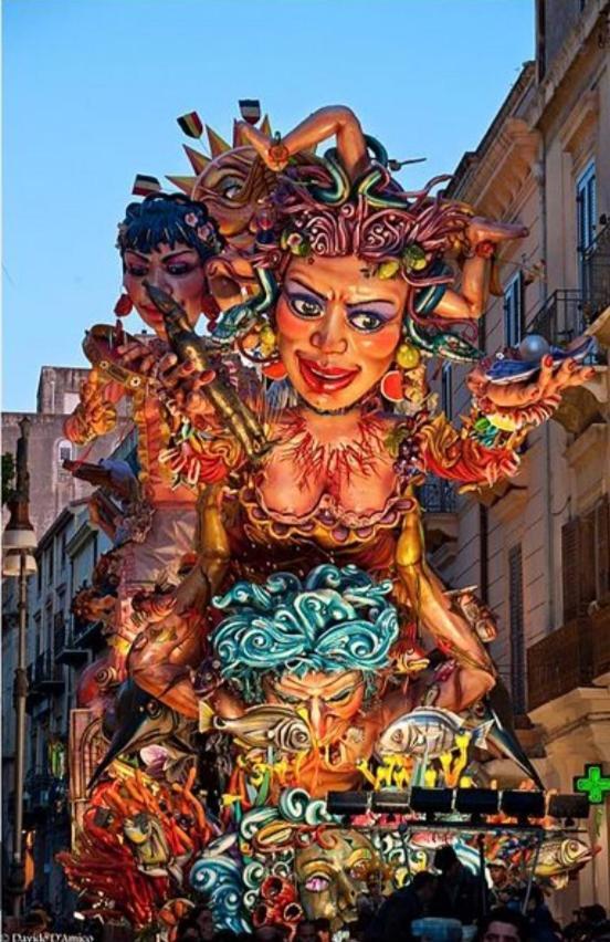 La Corte Di Angelica Sciacca Luaran gambar