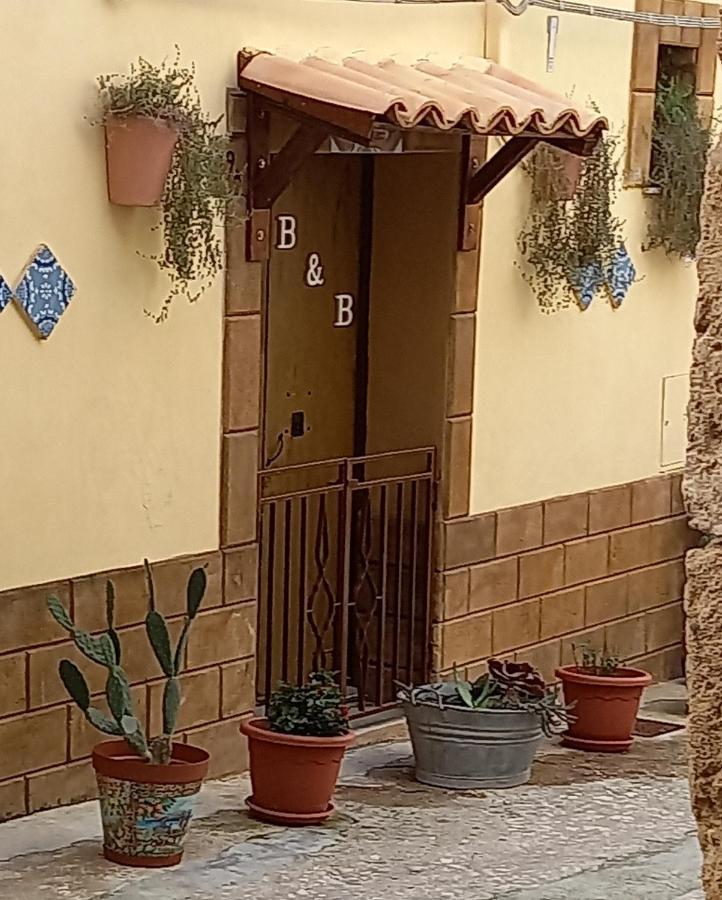 La Corte Di Angelica Sciacca Luaran gambar