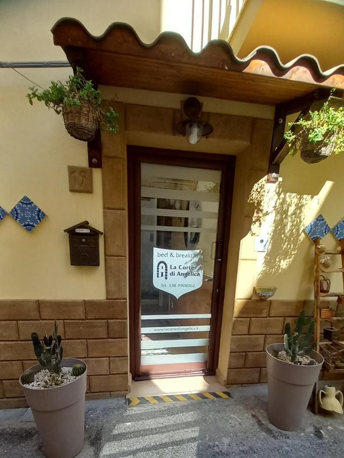 La Corte Di Angelica Sciacca Luaran gambar