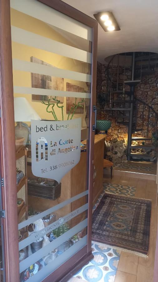 La Corte Di Angelica Sciacca Luaran gambar