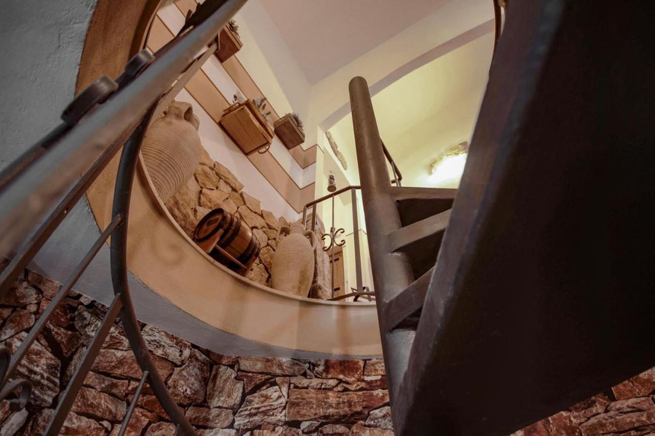 La Corte Di Angelica Sciacca Luaran gambar